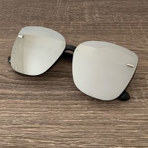 VINCE CAMUTO sunglasses